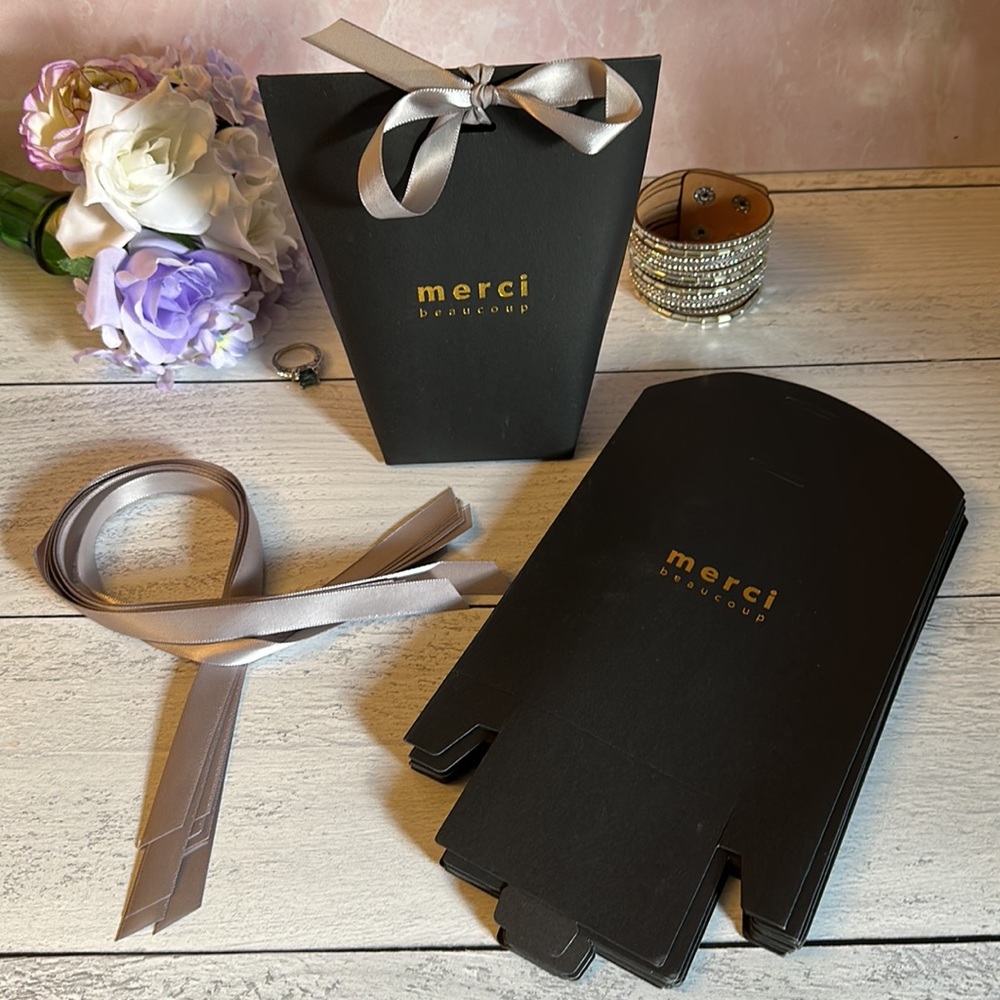 12 Pcs Paper Bags ( Merci Beaucoup ) Gift Bag, Packaging Box with Gray Ribbon - Picture 6 of 11